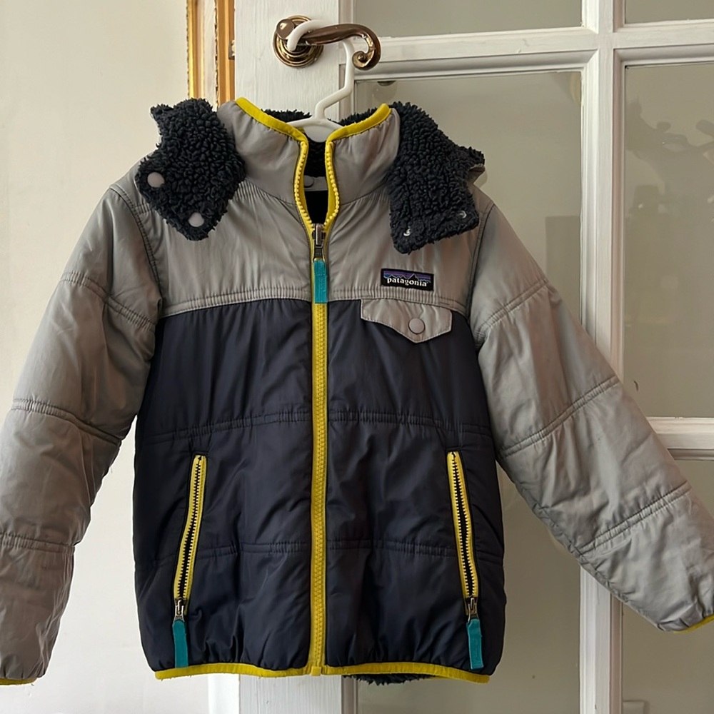 Patagonia baby tribbles reversible coat 5T grey blue